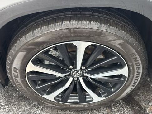 Used 2021 Toyota Highlander XSE image 37