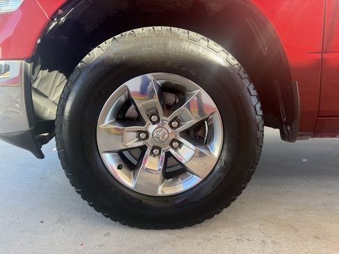 Used 2018 RAM 1500 Classic SLT image 12