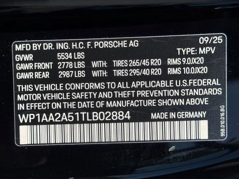 Used 2026 Porsche Macan AWD/4WD image 35