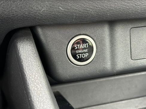 Used 2022 Nissan Rogue SV image 22