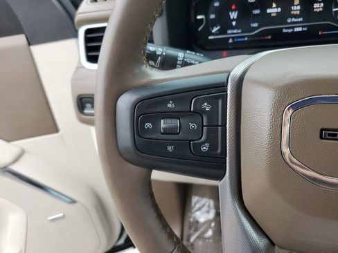 Used 2023 GMC Yukon XL Denali AWD/4WD image 28