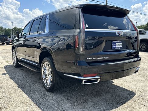 Certified 2021 Cadillac Escalade ESV Premium Luxury AWD/4WD image 8