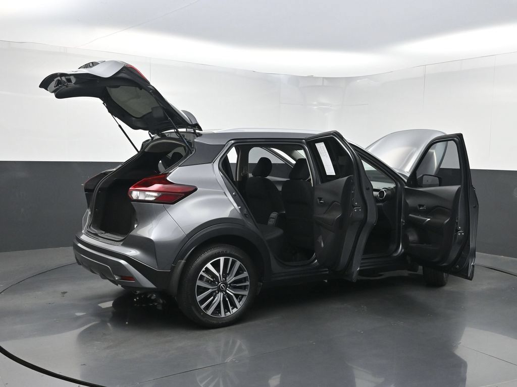 Used 2023 Nissan Kicks SV FWD image 35
