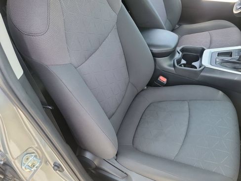 Used 2019 Toyota RAV4 XLE FWD image 25