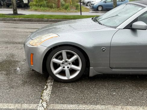 Used 2004 Nissan 350Z Touring image 4