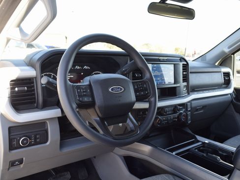 Used 2025 Ford F250 XLT w/ FX4 Off-Road Package image 18