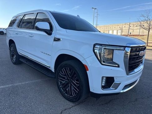 Used 2021 GMC Yukon SLT w/ SLT Premium Package image 3