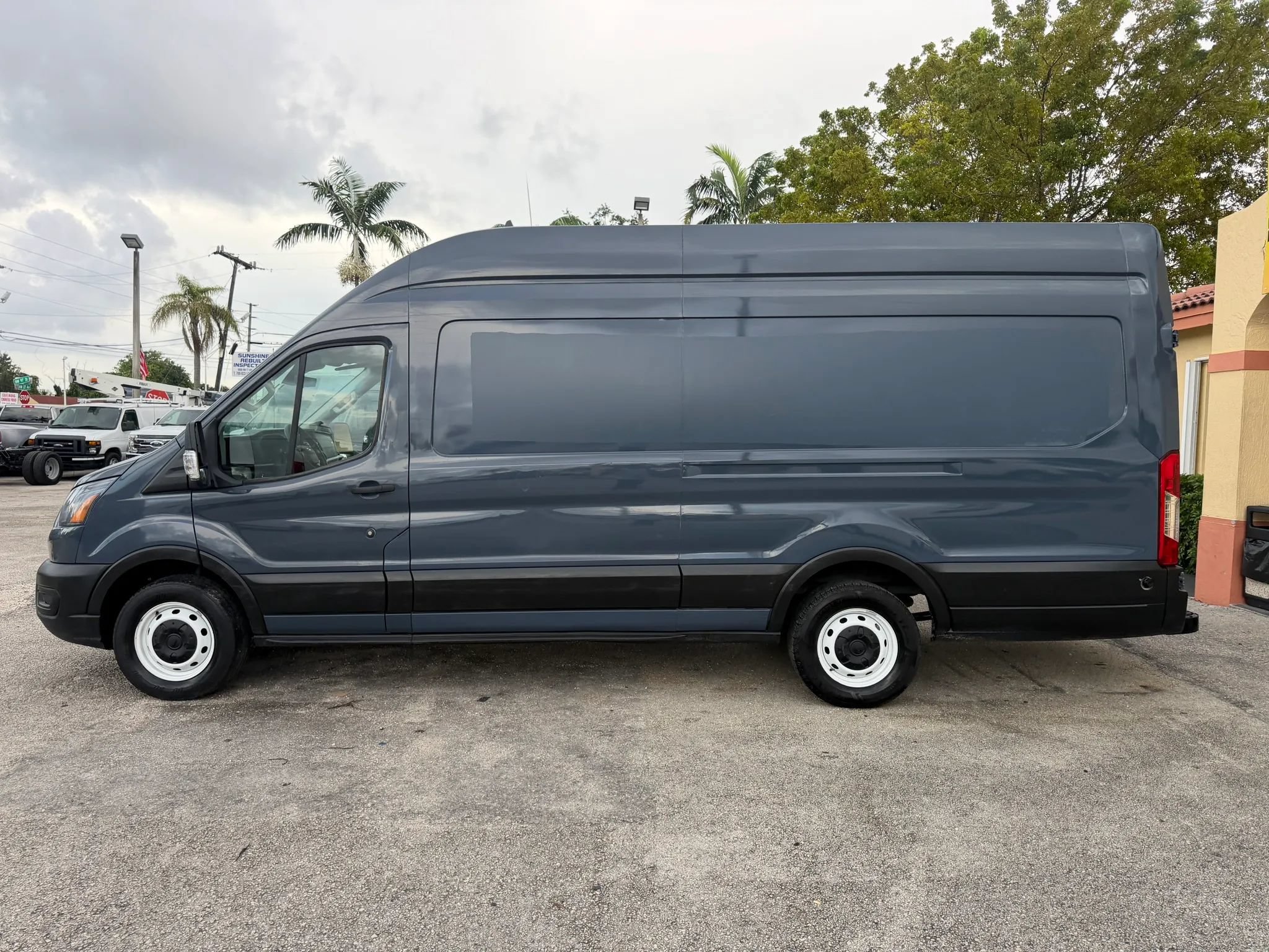Used 2020 Ford Transit 250 148 High Roof Extended RWD image 2