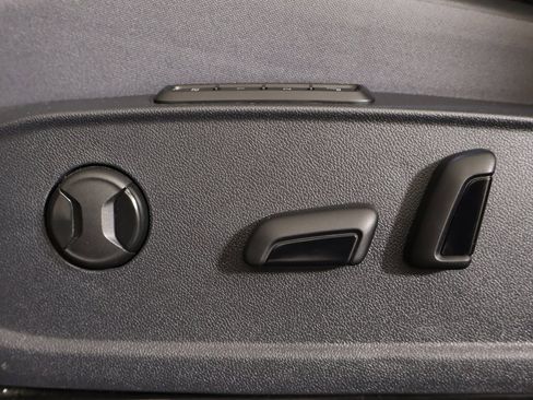 Used 2023 Volkswagen ID.4 Pro S image 36