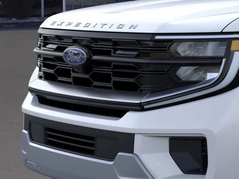 New 2025 Ford Expedition Max Platinum w/ Platinum Ultimate Package image 17