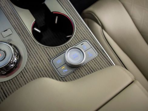 Used 2025 Genesis GV80 2.5T Prestige image 36