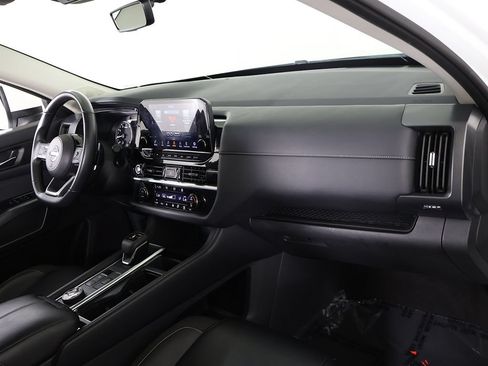 Used 2024 Nissan Pathfinder SL w/ SL Premium Package AWD/4WD image 33