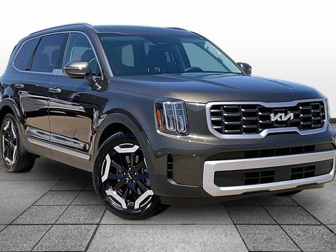Used 2025 Kia Telluride S AWD/4WD image 2