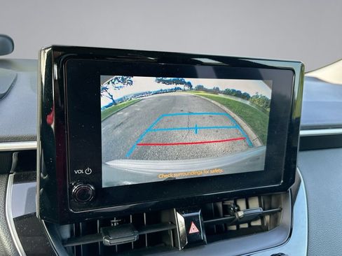 Used 2025 Toyota Corolla LE FWD image 13