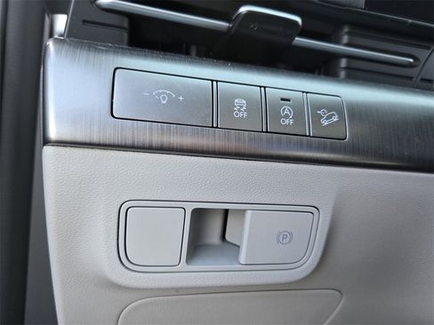 Certified 2024 Hyundai Kona SE image 30