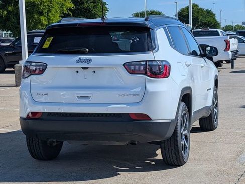 Used 2025 Jeep Compass Limited image 4