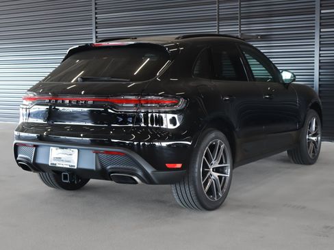 Certified 2026 Porsche Macan AWD/4WD image 10