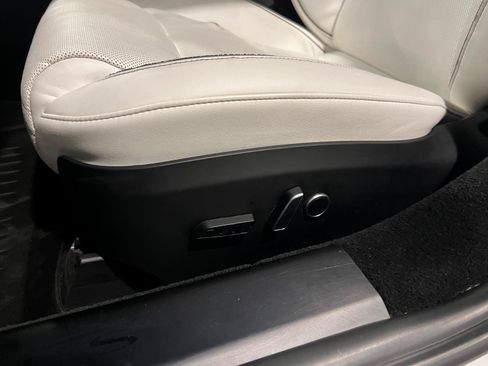 Used 2021 Tesla Model S Plaid AWD/4WD image 24