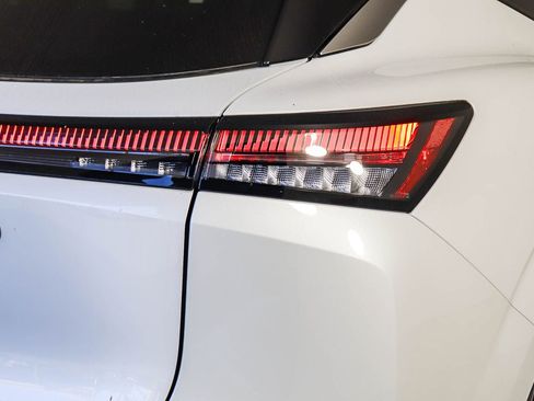 New 2025 Nissan Murano Platinum w/ Cargo Package image 9