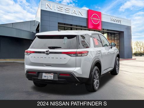Certified 2024 Nissan Pathfinder S image 8
