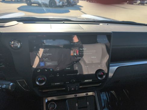 Used 2024 Lexus GX 550 w/ Accessory Package (2T) image 20