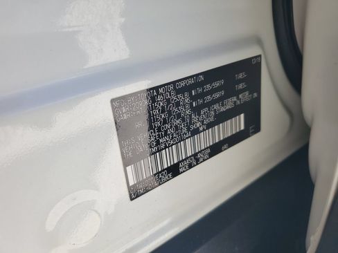 Used 2019 Toyota RAV4 Limited w/ Cold Weather Package FWD image 25