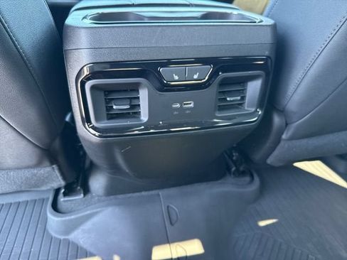 Used 2024 GMC Sierra 1500 AT4 w/ Technology Package AWD/4WD image 16