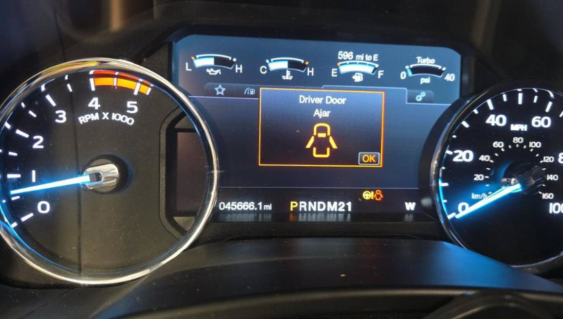 Used 2019 Ford F350 Lariat w/ Lariat Ultimate Package AWD/4WD image 12