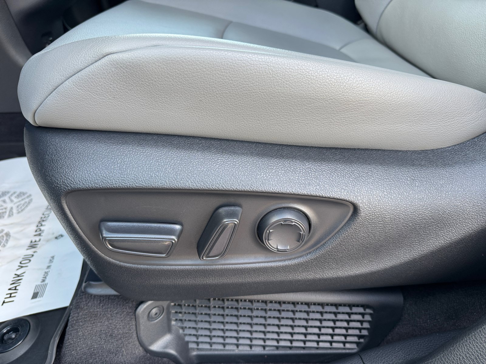 Used 2025 Toyota Sienna XLE AWD/4WD image 18
