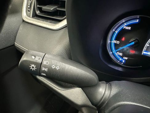 Used 2025 Toyota RAV4 LE AWD/4WD image 21