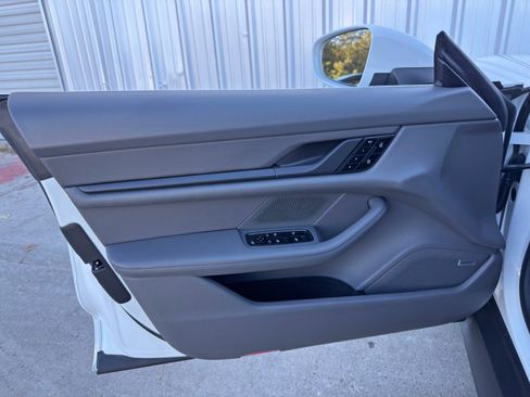 Used 2020 Porsche Taycan 4S image 44