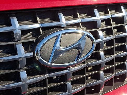 Used 2023 Hyundai Venue Limited w/ Cargo Package image 3