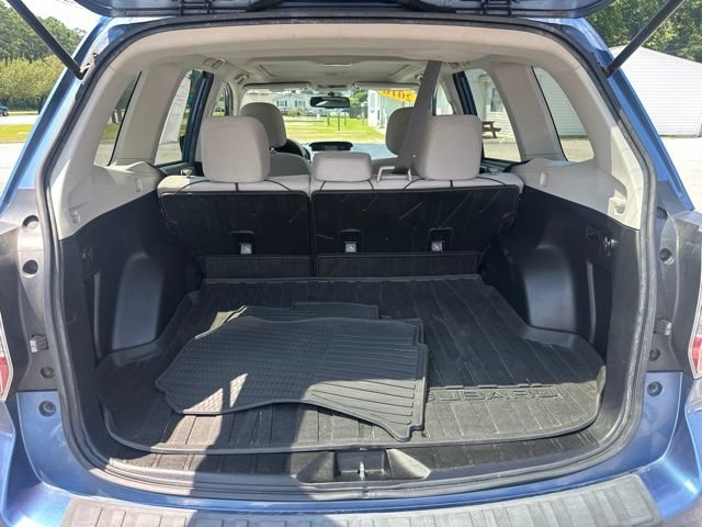 Used 2016 Subaru Forester 2.5i Premium w/ All-Weather Package AWD/4WD image 9