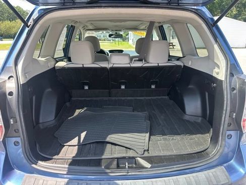 Used 2016 Subaru Forester 2.5i Premium w/ All-Weather Package AWD/4WD image 9
