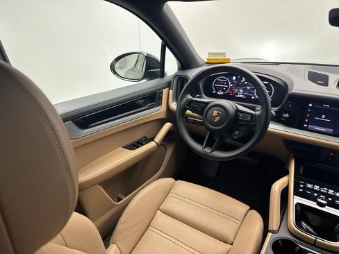 Certified 2024 Porsche Cayenne Coupe AWD/4WD image 17