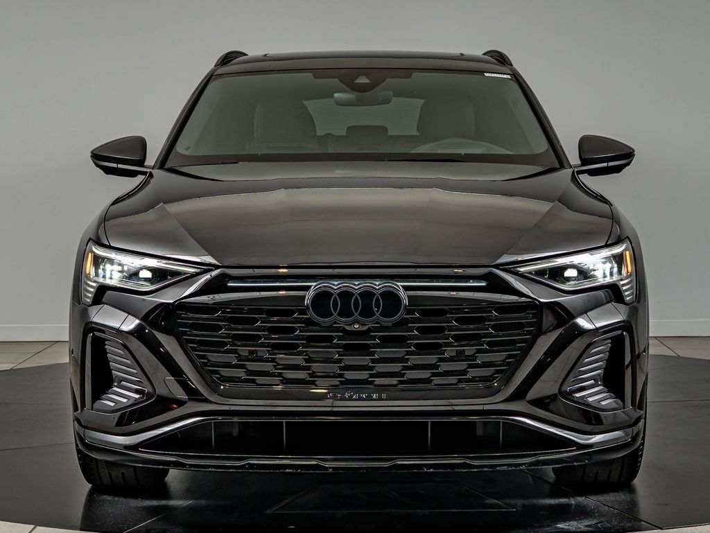 Certified 2024 Audi Q8 e-tron Prestige w/ Prestige Package AWD/4WD image 2