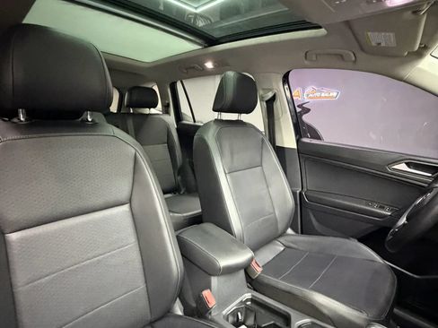 Used 2019 Volkswagen Tiguan SE w/ Panoramic Sunroof Package FWD image 40