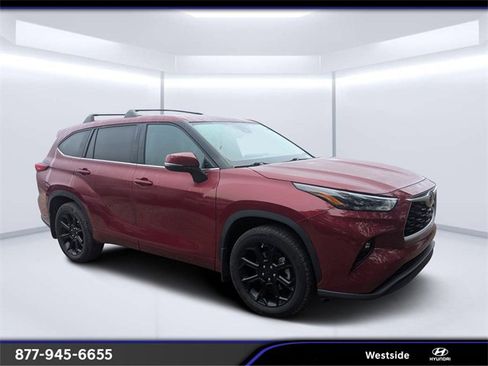 Used 2023 Toyota Highlander L image 1