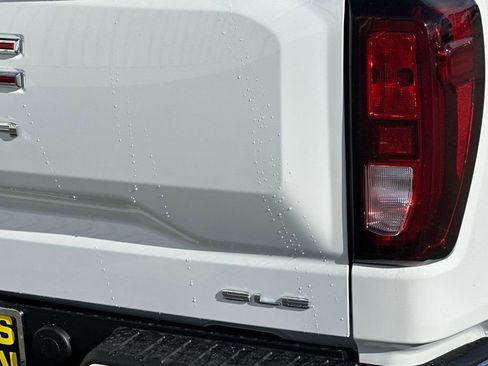 Used 2025 GMC Sierra 1500 SLE w/ Preferred Package AWD/4WD image 22
