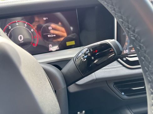 New 2026 Volkswagen Tiguan SE R-Line FWD image 38