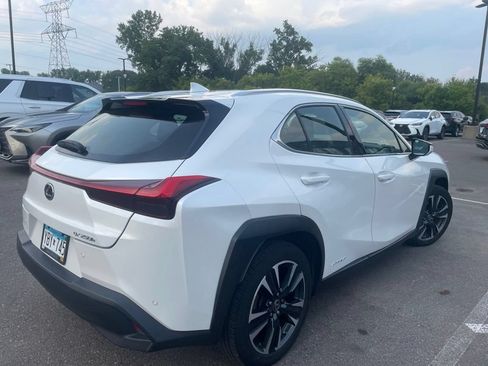 Used 2019 Lexus UX 250h w/ Premium Package AWD/4WD image 16