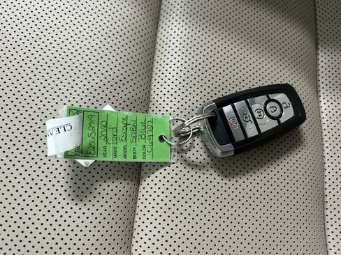 Used 2020 Ford Escape SEL image 12