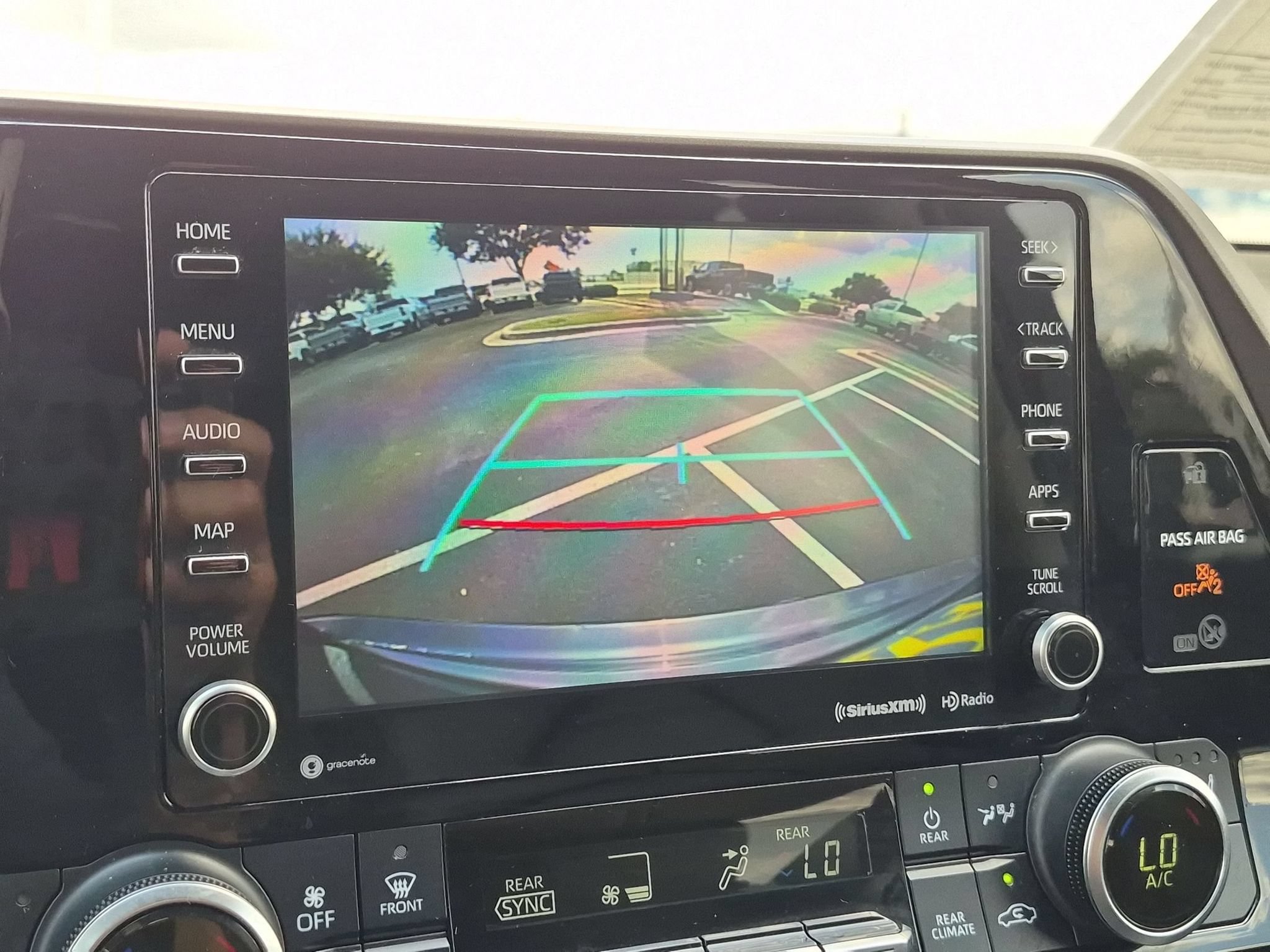 Used 2022 Toyota Highlander XLE FWD image 20