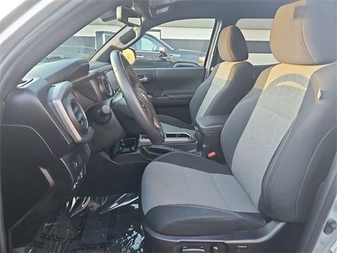 Used 2022 Toyota Tacoma TRD Sport image 19