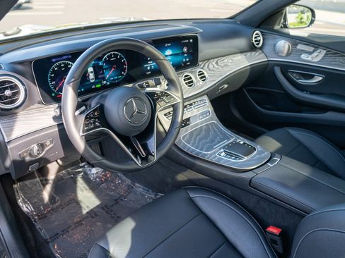 Used 2021 Mercedes-Benz E 450 4MATIC Sedan image 4