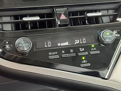 Used 2024 Toyota Camry SE FWD image 21