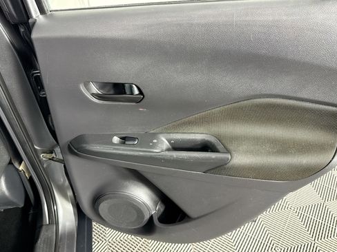 Used 2020 Nissan Kicks S image 37