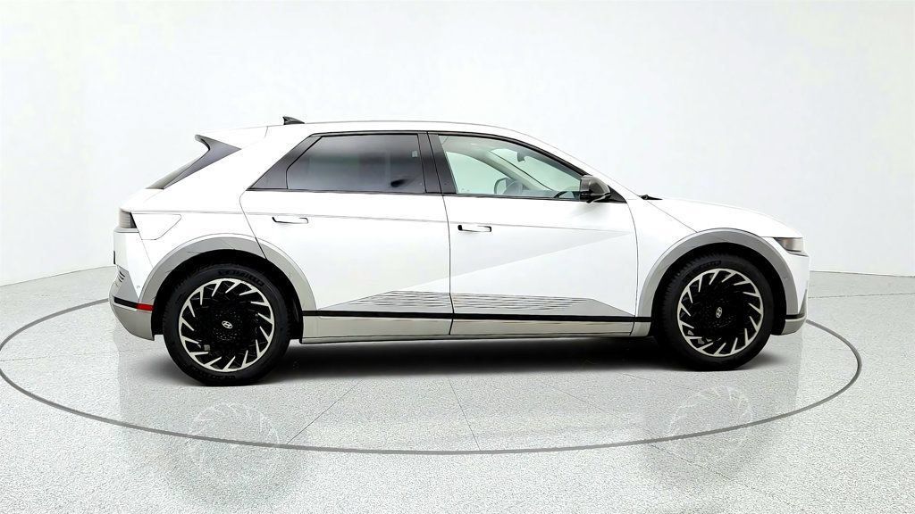 Used 2024 Hyundai Ioniq 5 Limited AWD/4WD image 4