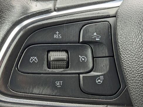 Used 2023 Buick Envision Essence image 17