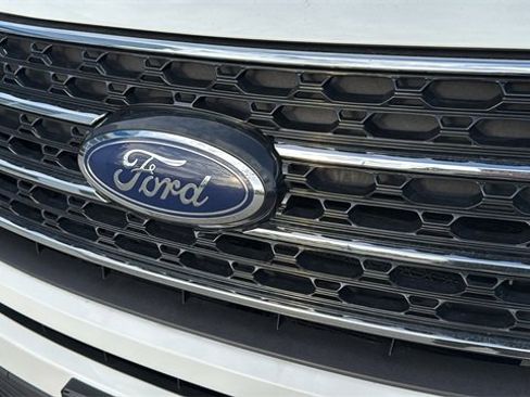 Used 2023 Ford Explorer XLT w/ Equipment Group 202A image 9